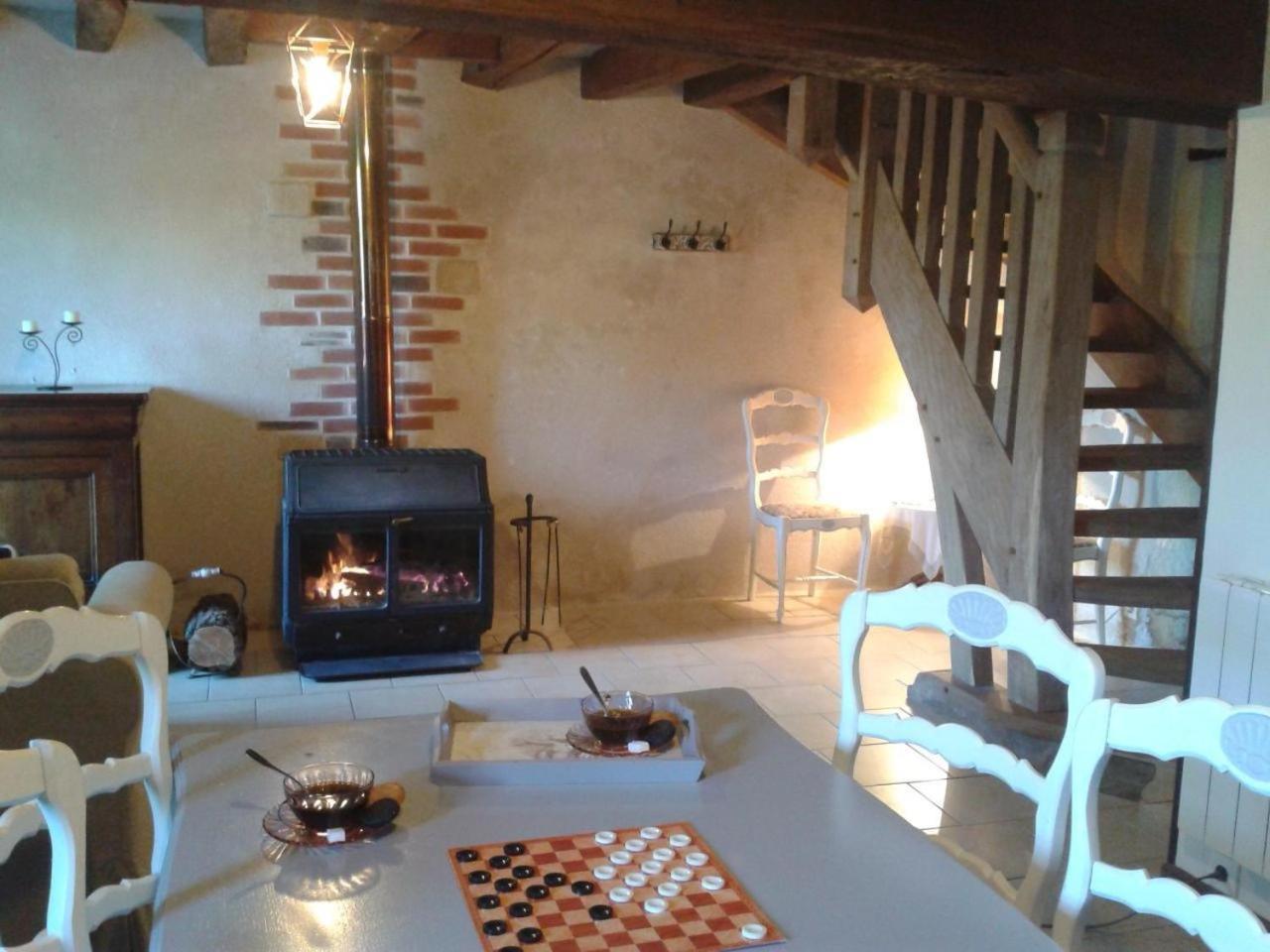 Gites A L'Ombre Des Chenes Châteauvieux 외부 사진