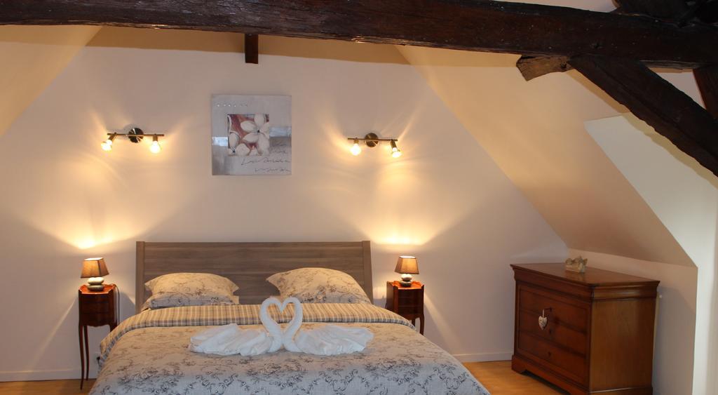 Gites A L'Ombre Des Chenes Châteauvieux 객실 사진